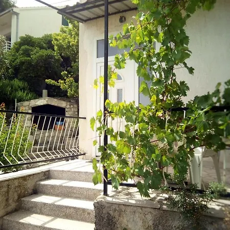 House Elka ゲストハウス