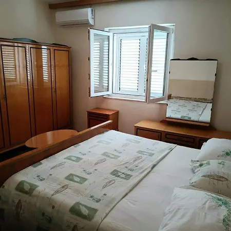 Guest house House Elka Baska Voda