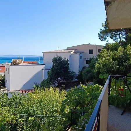 House Elka Guest house