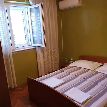 Guest house House Elka Baska Voda