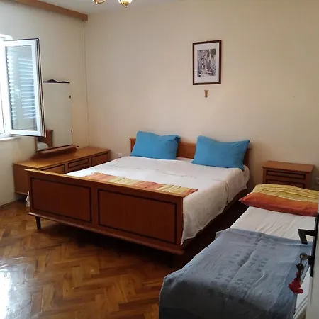 Guest house House Elka Baska Voda